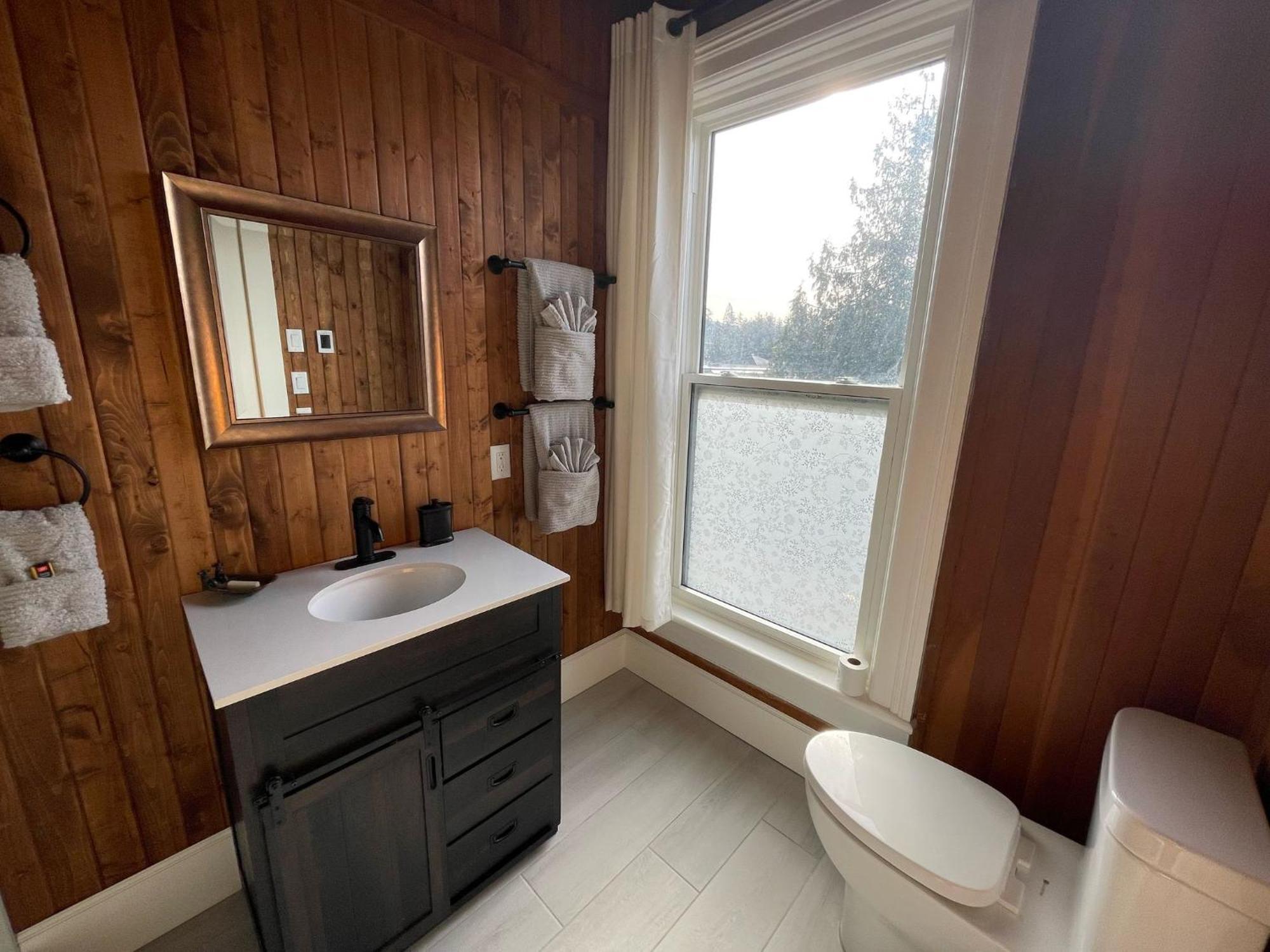 Woodside Farm Country Inn Sooke Exterior foto